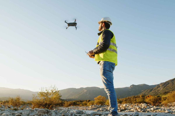 Inspección industrial con drones · Topógrafos Servicios Topográficos y Geomáticos Cieza